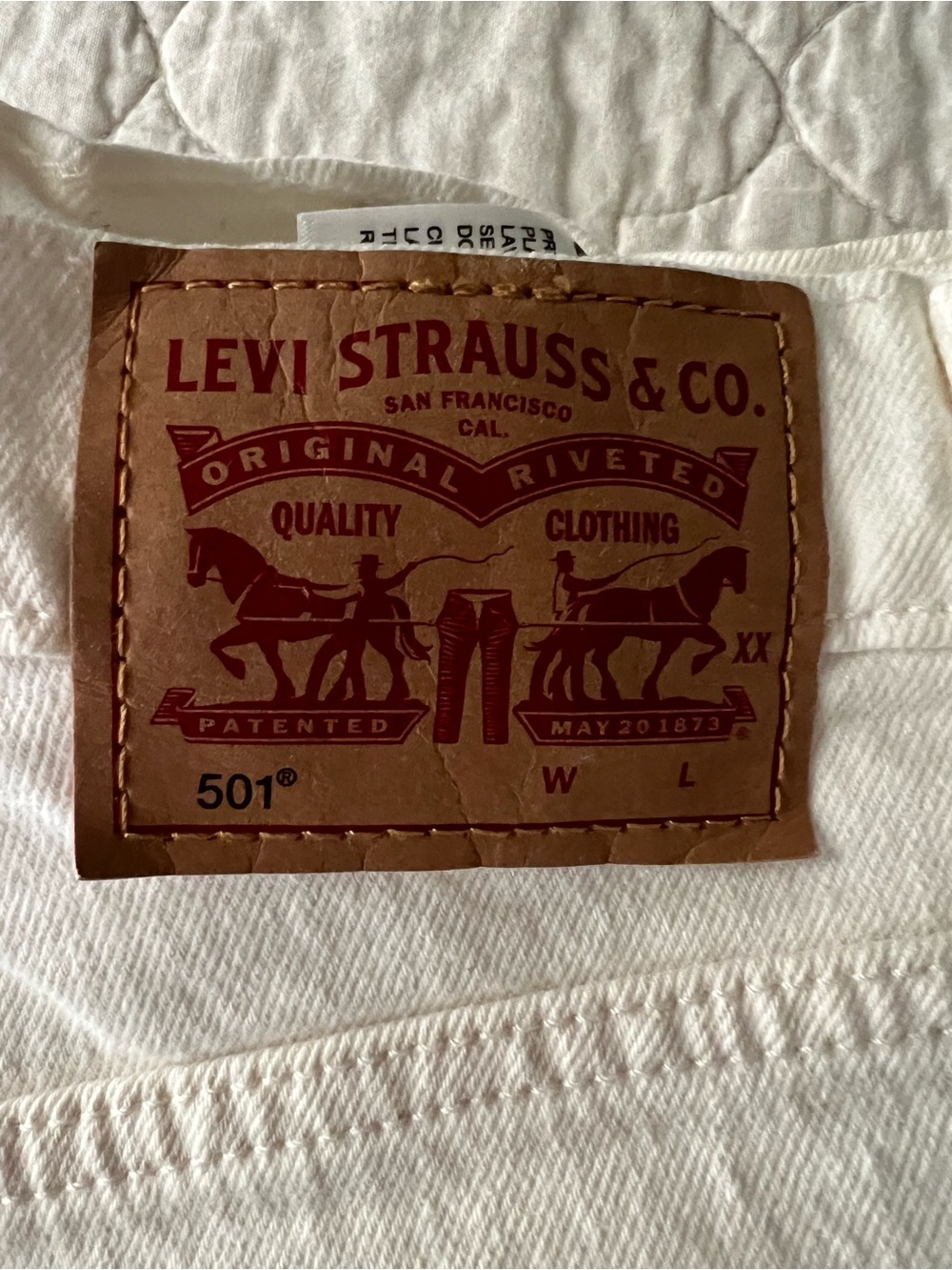 Levi's White Raw-Hem Denim Shorts - Picture 7 of 7